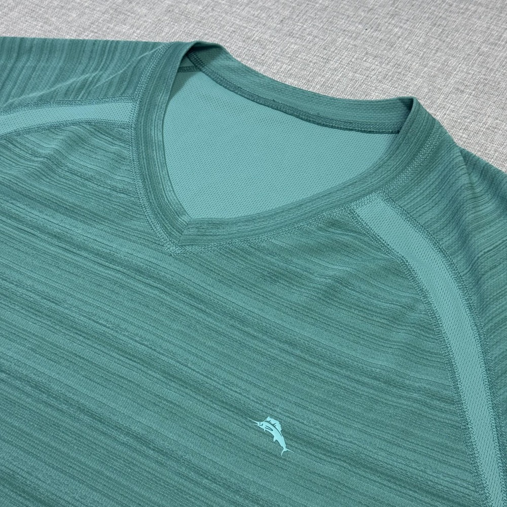 Tommy Bahama Island Active T-Shirt Mens L Green Jersey V-Neck Short Sleeve